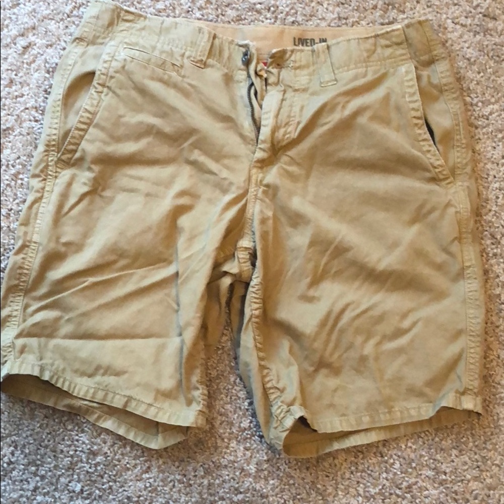 Size 30 Gap shorts. Hits just above the knee